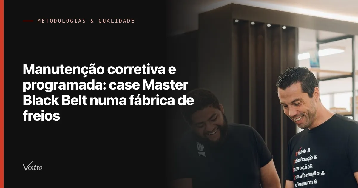 Thiago Coutinho em sala de treinamento, com o texto Manutenção corretiva e programada: case Master Black Belt numa fábrica de freios sobre fundo escuro à esquerda