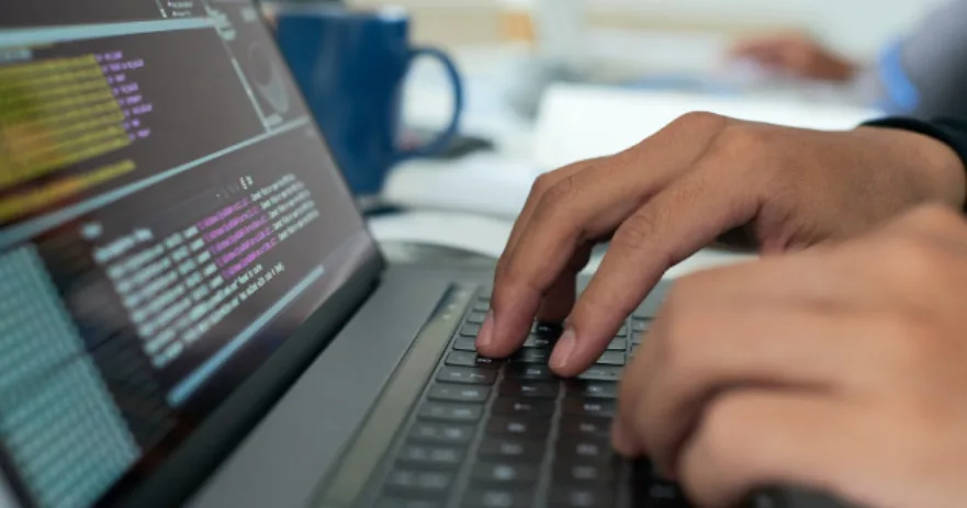 How work the process called RUP and what are the four phases of this method?