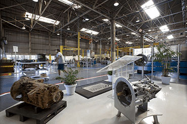 Linha de produção da Mercedes-Benz em Campinas