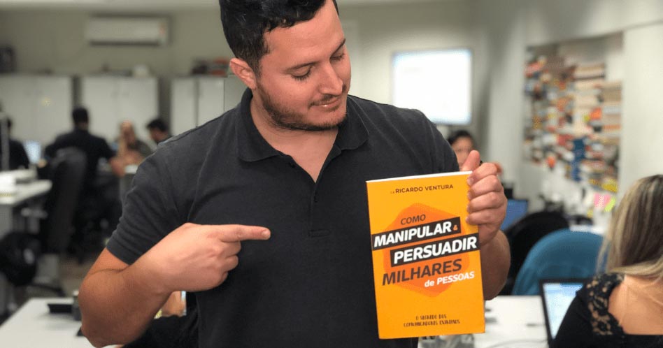 Como Manipular & Persuadir Milhares de Pessoas - Ricardo Ventura